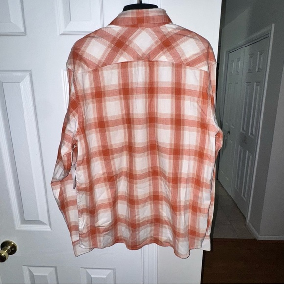 Wrangler® Men's Slim Fit Long Sleeve Woven Twill Shirt Size L, NWT - Picture 9 of 13